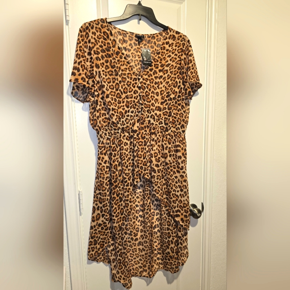 Torrid hi-lo leopard print top